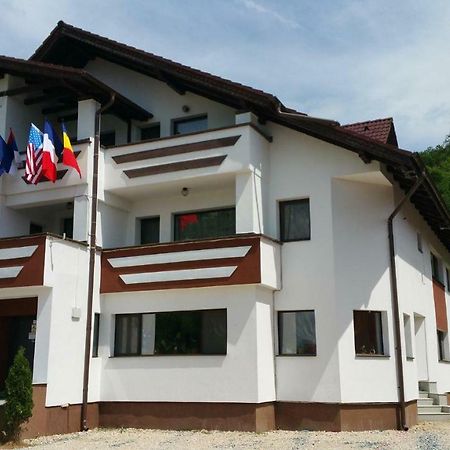 Rosenville Rîşnov Екстериор снимка
