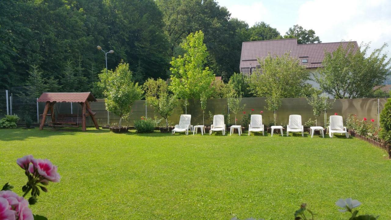 Rosenville Rîşnov Екстериор снимка