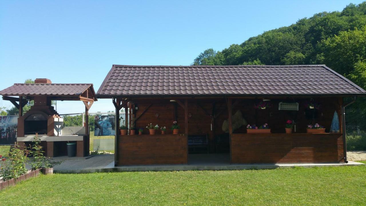 Rosenville Rîşnov Екстериор снимка