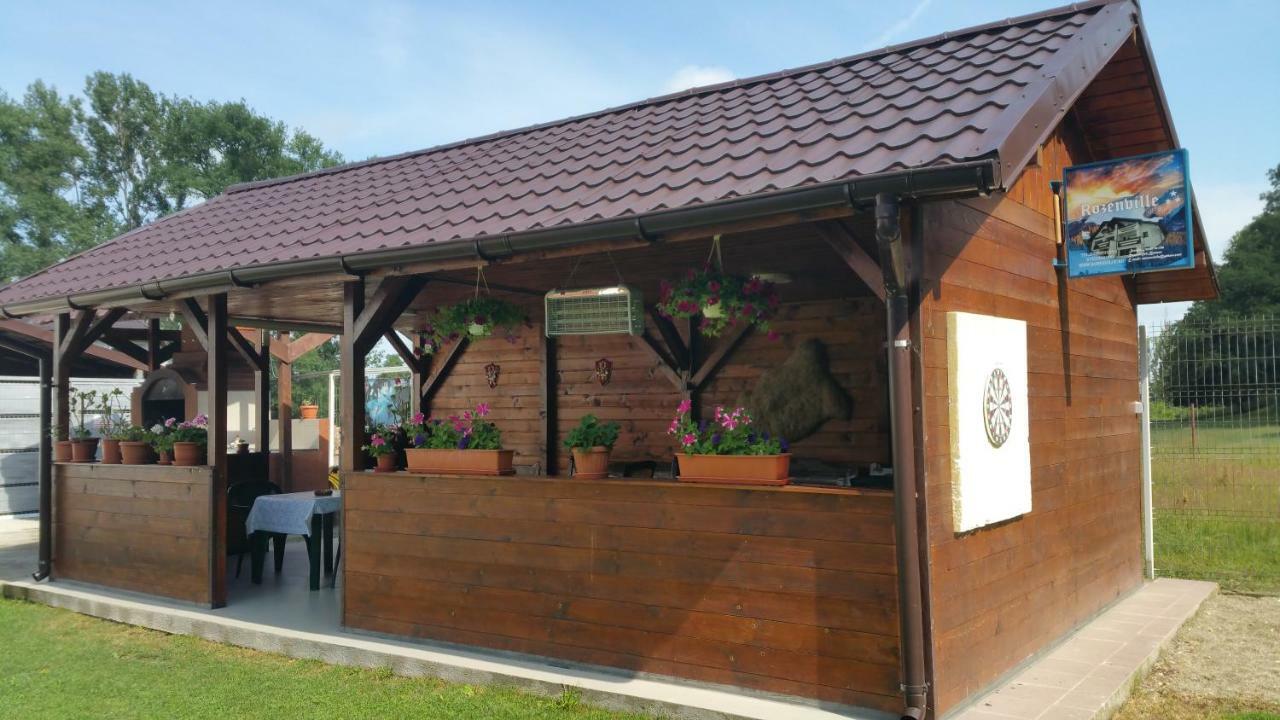 Rosenville Rîşnov Екстериор снимка
