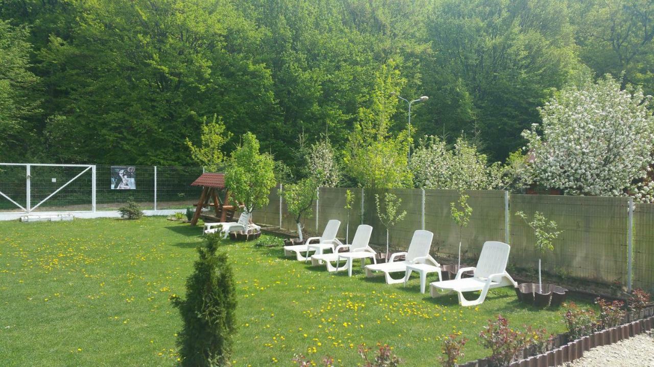 Rosenville Rîşnov Екстериор снимка
