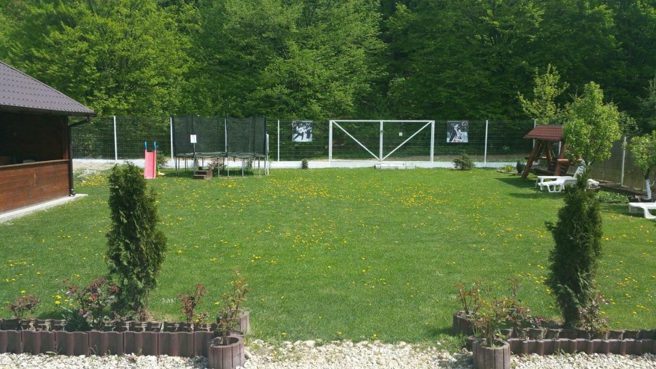 Rosenville Rîşnov Екстериор снимка
