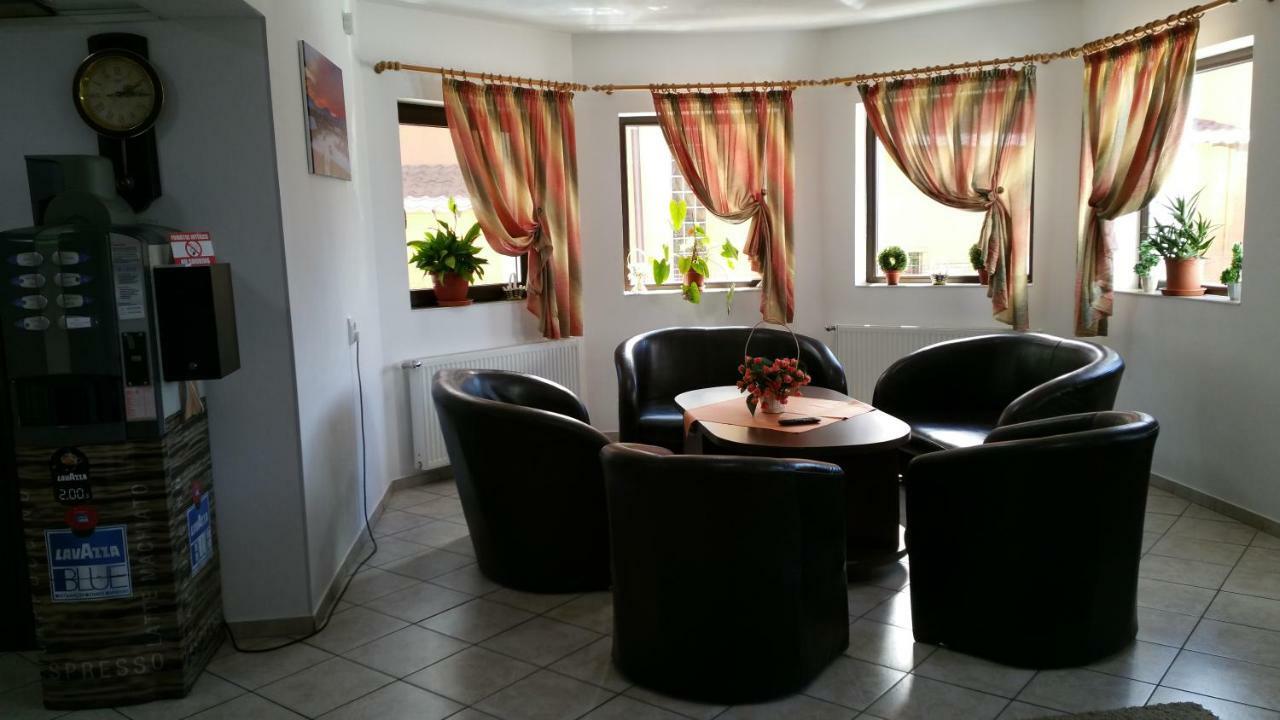 Rosenville Rîşnov Екстериор снимка
