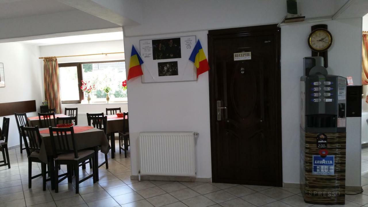 Rosenville Rîşnov Екстериор снимка
