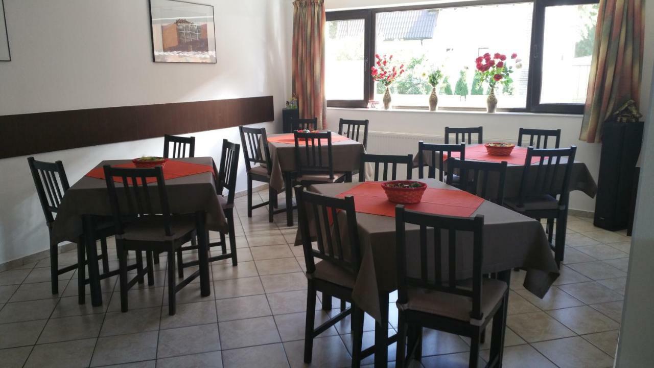 Rosenville Rîşnov Екстериор снимка