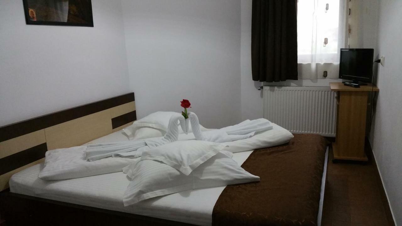 Rosenville Rîşnov Екстериор снимка