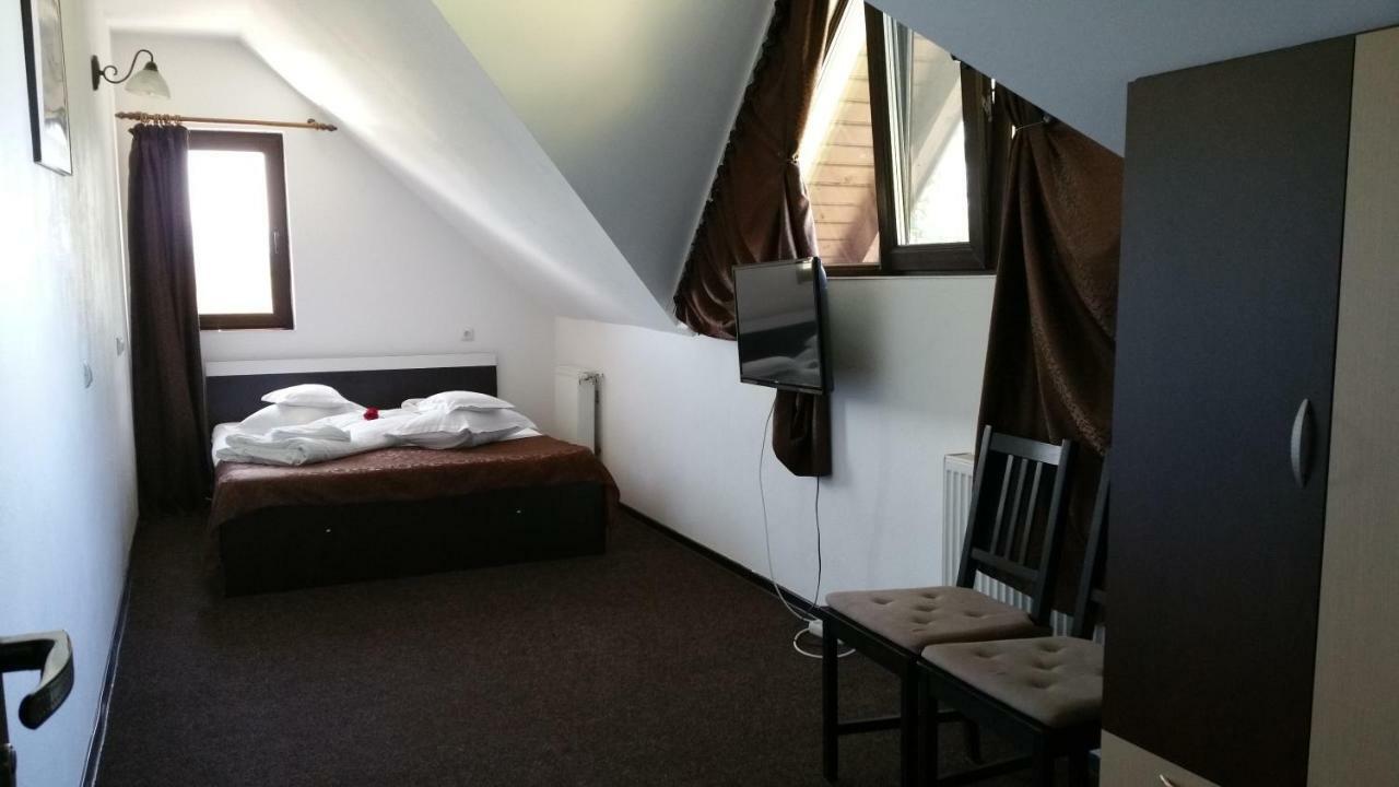 Rosenville Rîşnov Екстериор снимка
